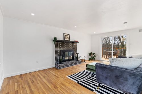 3828 Henley Dr, Pittsburgh PA  15235-5041 exterior