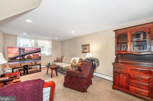 576 Kromer Ave, Berwyn PA 19312-1318 exterior