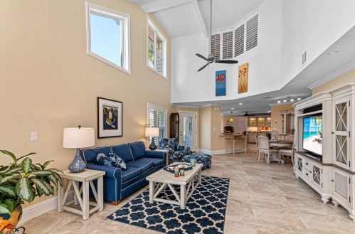 4022 Crayton Rd, Naples FL 34103-3576 exterior