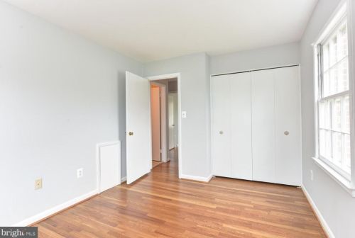 8804 Falkstone Ln, Alexandria VA 22309-4007 exterior