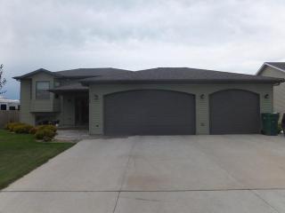 6160 28th Ave, Bismarck, ND 58504-9317