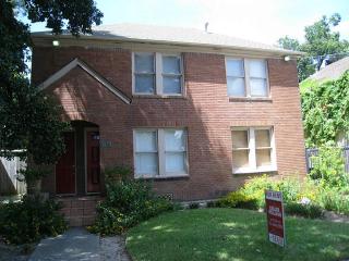 1720 Fairview St, Houston TX  77006-1711 exterior