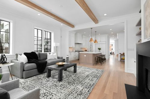 2137 Clifton Ave, Chicago IL 60614-4116 exterior