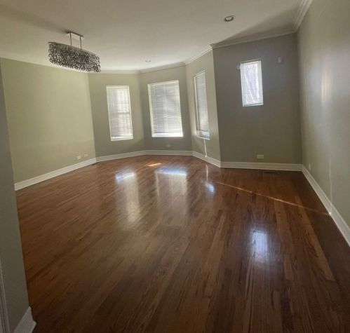 4003 Calumet Ave, Chicago, IL 60653-2208