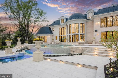 6431 Georgetown Pike, Mc Lean VA 22101-2212 exterior