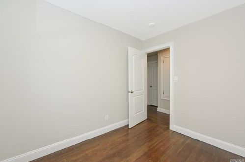 37 Astor Ct, Commack NY 11725-3723 exterior