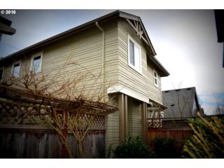 1625 Riley Ln, Eugene, OR 97402-7555