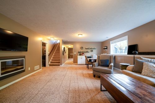 6308 Norfolk Dr, Meskegon MI 49444-7894 exterior