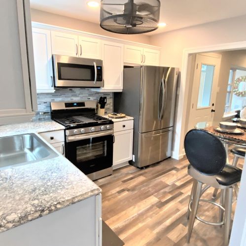 9126 Thurston Ave, Milwaukee WI  53225-2722 exterior