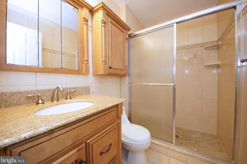 25 Jasmine Ct, Trenton NJ 08648-4808 exterior