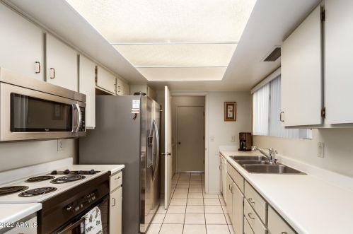 10013 Minnesota Ave, Chandler AZ 85248-6633 exterior