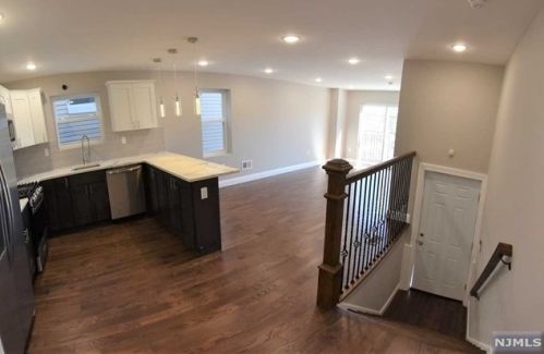 225 9 St, Newark NJ 07107-1907 exterior