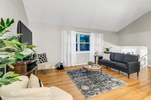 38 Normandy Ct, Middletown NJ 07748-3221 exterior