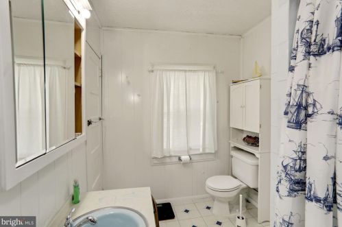 13 Greenwood Ave, Camden NJ 08107-1245 exterior