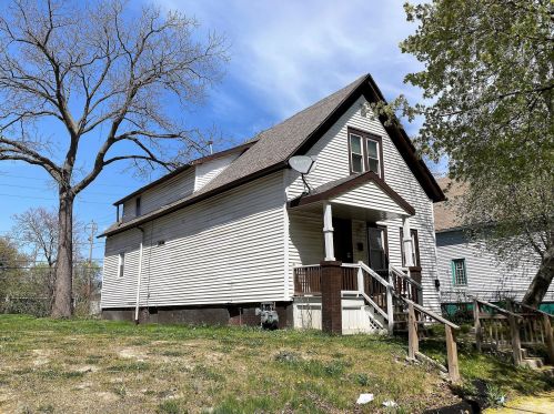 2720 Clarke St, Milwaukee, WI 53210