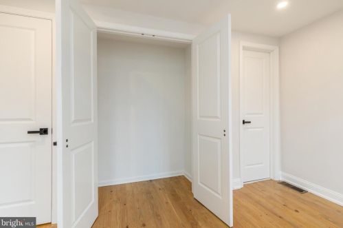 2233 Cedar St, Philadelphia PA  19125-2909 exterior