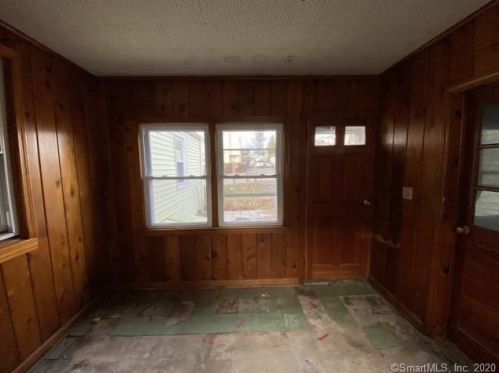 409 Burritt St, New Britain CT 06053-4005 exterior