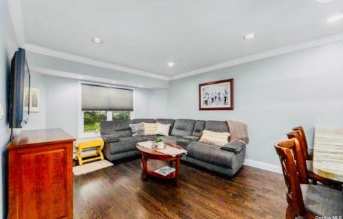 48 Colby Dr, Huntington Station NY  11746-8348 exterior