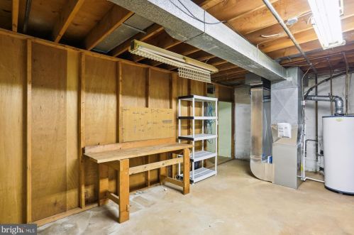 7641 Miller Fall Rd, Rockville MD 20855-1165 exterior