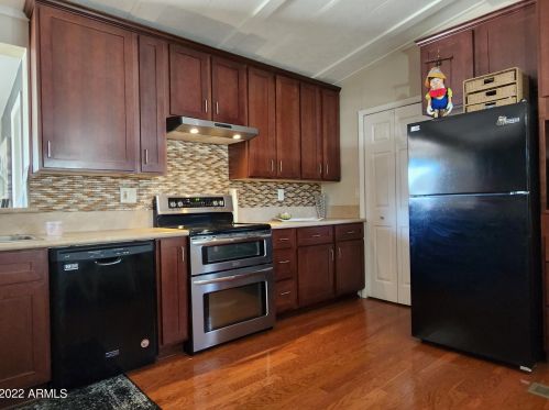 18214 2nd St, Phoenix AZ  85022-1006 exterior