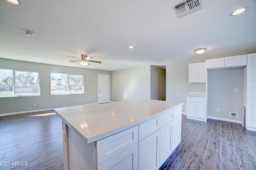 1942 Campo Bello Dr, Phoenix AZ 85032-2051 exterior