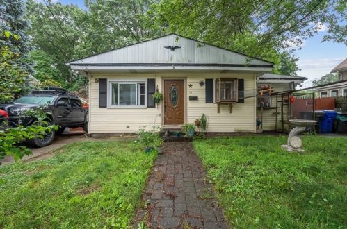 19 Atlantic Ave, Providence, RI 02907-1804