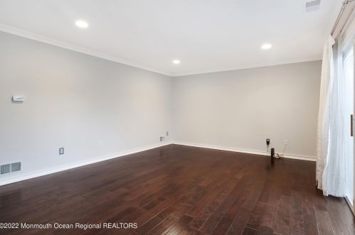 47 Kentucky Way, East Freehold NJ 07728-4656 exterior