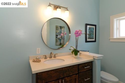 2424 8 St, Berkeley CA 94710-2501 exterior