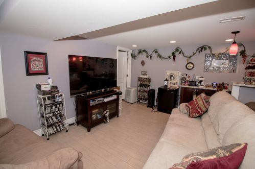 5624 Melvina Ave, Chicago IL 60646-1123 exterior