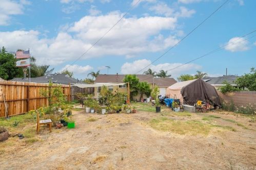 13633 Carpintero Ave, Bellflower CA 90706-2720 exterior