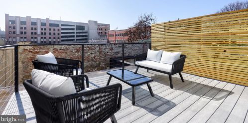 18 Walnut St, Lancaster PA  17602-4924 exterior