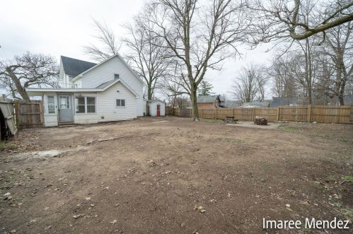 222 Leonard St, Belding MI  48809-1234 exterior