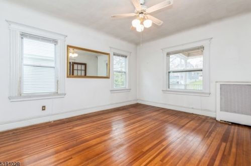 19 Cloverhill Pl, Montclair NJ 07042-4818 exterior