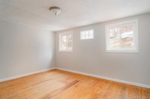 712 Southern Ave, Pittsburgh PA 15235-4166 exterior