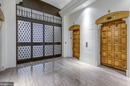 111 15th St, Philadelphia PA 19102-2625 exterior