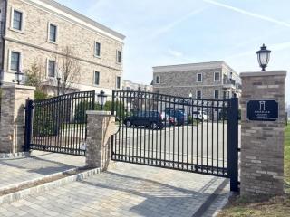 11 Marquis Ct, Edgewater NJ  07020-2900 exterior