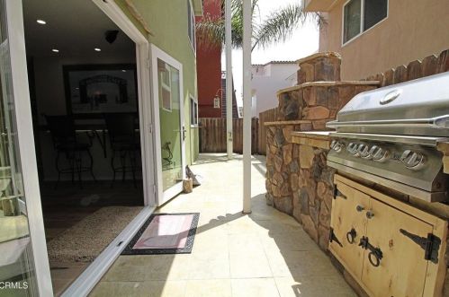 3715 Sunset Ln, Oxnard CA 93035-4133 exterior