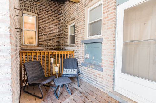 3534 Palmer St, Chicago IL 60647-3520 exterior