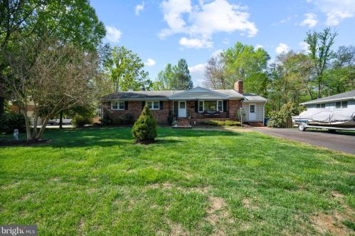 4425 Neptune Dr, Alexandria VA  22309-3127 exterior