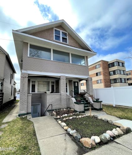 455 Lovell St, Kalamazoo, MI 49007-4635