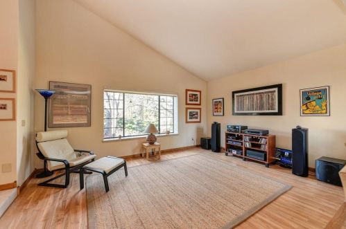 9811 Blue Lk Dr, Folsom CA 95630-1909 exterior