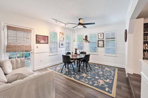 5148 Napoli Dr, Naples FL 34103-8957 exterior