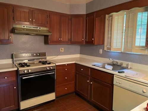 410 Garlow Dr, Pittsburgh PA  15235-1919 exterior