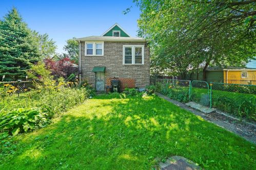 8417 Brandon Ave, Chicago IL 60617-4457 exterior