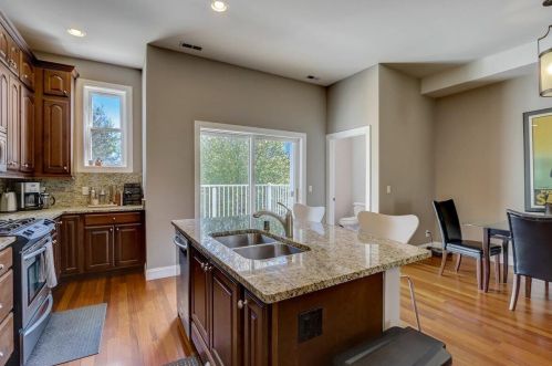 513 Reservoir Ave, Milwaukee WI 53212-3723 exterior