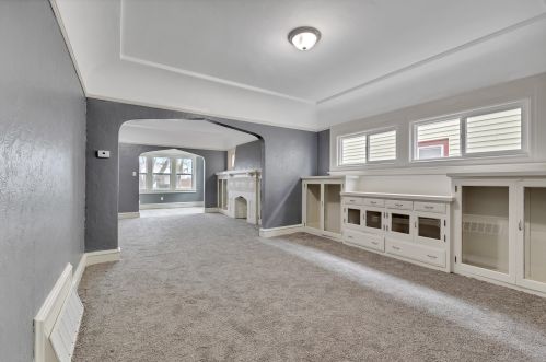 4631 31st St, Milwaukee, WI 53209-6020