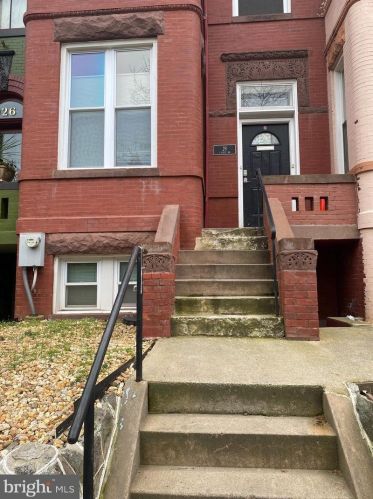 28 T St, Washington, DC 20001-1009