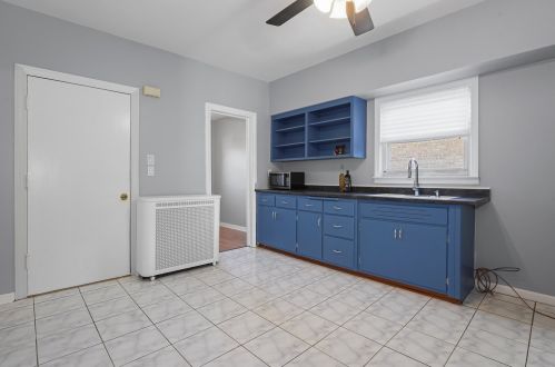 5638 Tripp Ave, Chicago IL 60629-4844 exterior