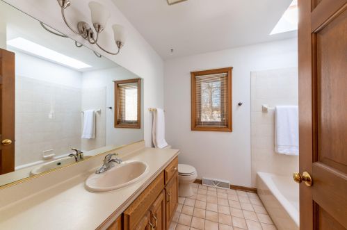 10430 Pne Rdg Rd, Milwaukee WI 53228-3236 exterior