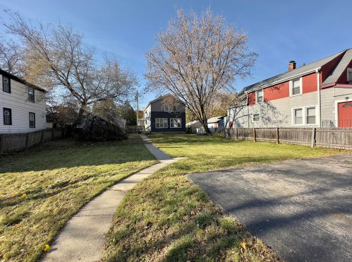 5723 38th St, Milwaukee WI  53209-4021 exterior